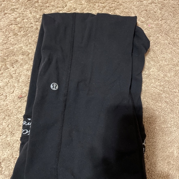 Lululemon reversible capris - Picture 2 of 4